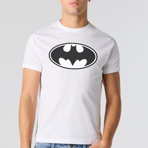 NWT Bat Logo Graphic T-Shirt – Slim Fit Short Sleeve Crewneck – White